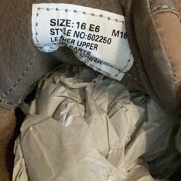 NWT men’s Walkabout shoes - Picture 15 of 15